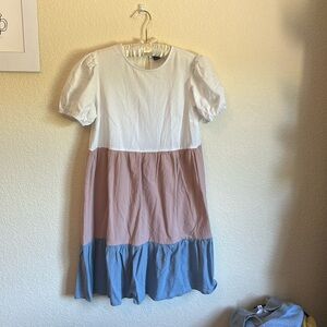 Three-Colored Dress with Sleeves!